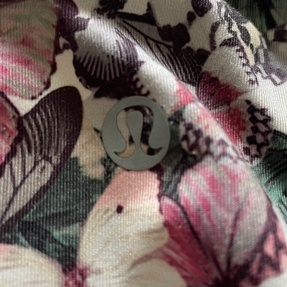 Lululemon Sweaty Or Not II Sports Bra in Butterfly Angel Wing Multi/Black - Picture 7 of 8